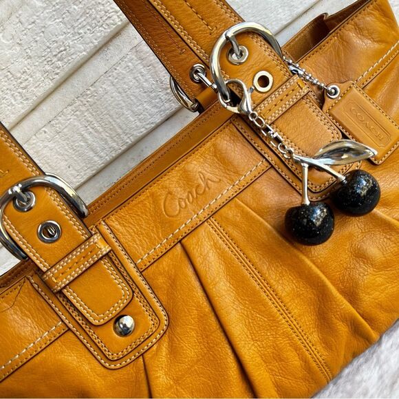 COACH Yellow Butter Fall Y2K Gallery Hampton East West Tote Shoulder Bag SoHo - Picture 2 of 12